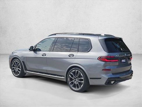 Used 2024 BMW X7 xDrive40i w/ M Sport Package AWD/4WD image 8