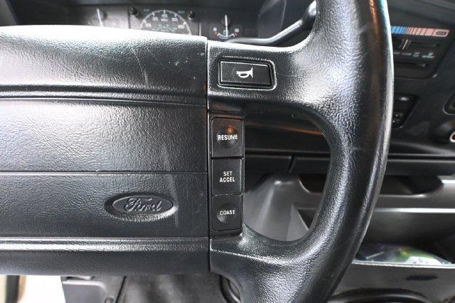 Used 1995 Ford E-150 and Econoline 150 Club Wagon RWD image 19