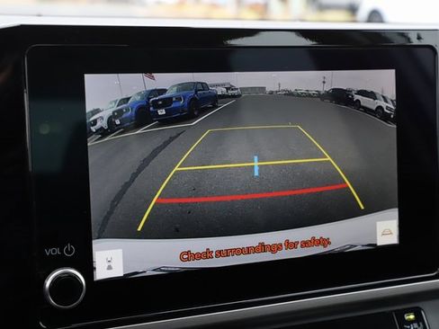 Used 2025 Toyota Camry LE image 29