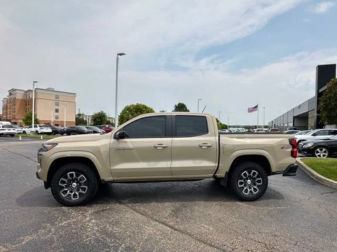 Used 2024 Chevrolet Colorado Z71 w/ Z71 Convenience Package 2 AWD/4WD image 7