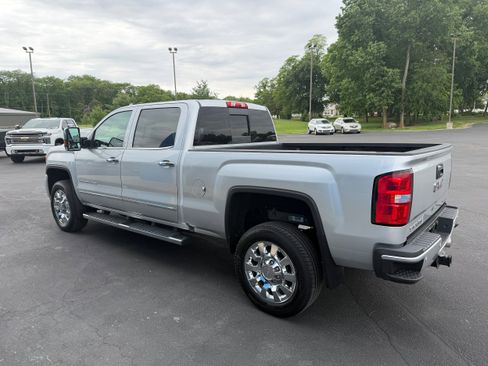 Used 2019 GMC Sierra 2500 Denali w/ Duramax Plus Package AWD/4WD image 10