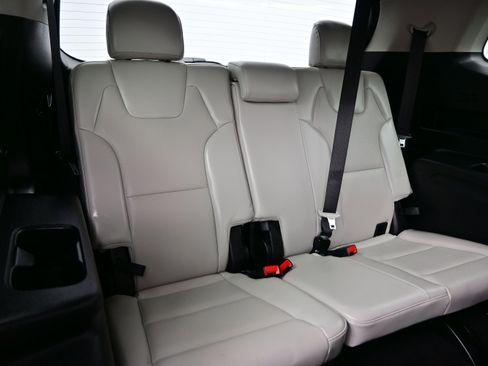 Used 2024 Kia Telluride S w/ S Sunroof Package FWD image 17