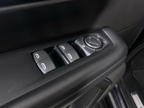 Used 2025 Chevrolet Suburban LT AWD/4WD image 24