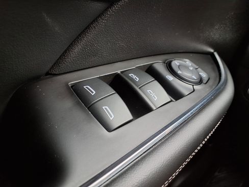 Used 2023 Buick Envision Essence FWD image 24