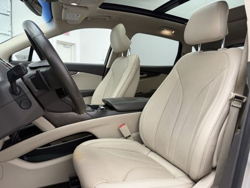 Used 2019 Lincoln Nautilus Reserve FWD image 13
