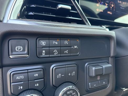 Used 2026 Chevrolet Tahoe Z71 w/ Comfort Package image 21