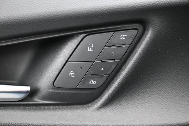 Used 2025 Chevrolet Equinox RS w/ Safety and Technology Package AWD/4WD image 15