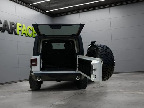 Used 2018 Jeep Wrangler Unlimited Sport S AWD/4WD image 4