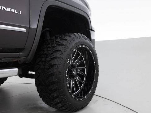 Used 2016 GMC Sierra 1500 Denali w/ Enhanced Driver Alert Package image 18