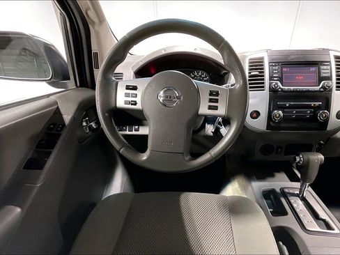 Used 2017 Nissan Frontier SV image 7