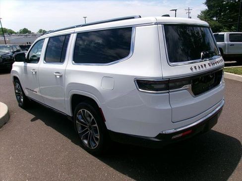 Certified 2025 Jeep Grand Wagoneer L Series III w/ Rear Seat Video Group 1 AWD/4WD image 4