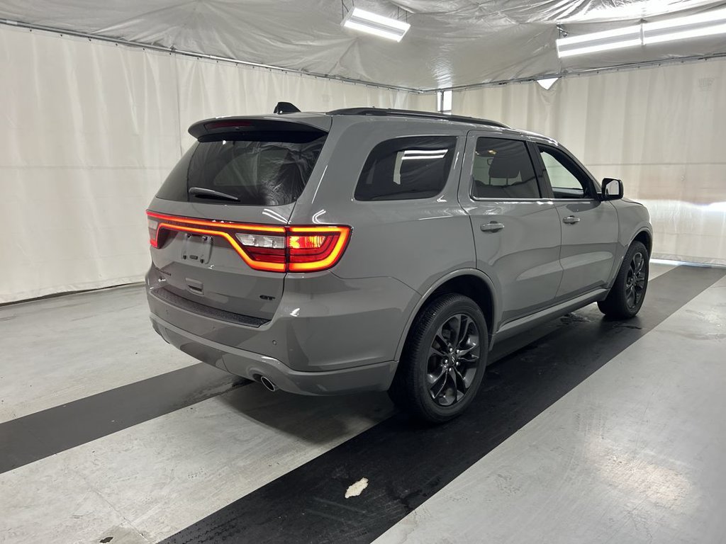 Used 2023 Dodge Durango GT w/ Blacktop Package AWD/4WD image 2