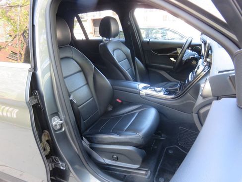 Used 2017 Mercedes-Benz GLC 300 4MATIC image 11