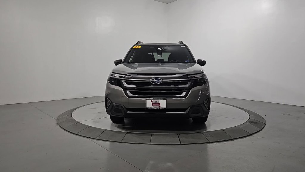 Used 2025 Subaru Forester Limited AWD/4WD image 10