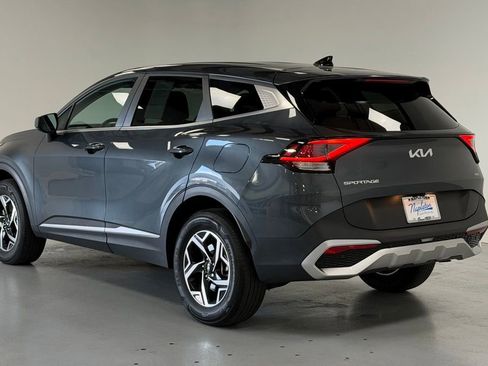 Used 2023 Kia Sportage LX image 3