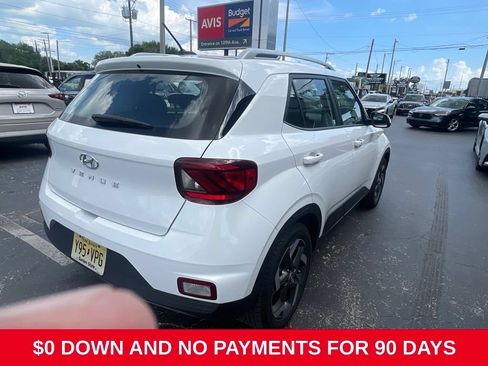 Used 2025 Hyundai Venue SEL FWD image 4