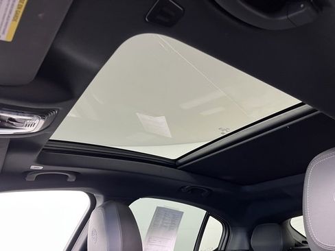 Used 2023 Alfa Romeo Stelvio Ti image 18