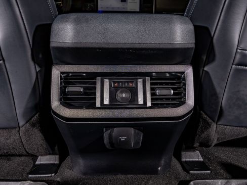 Used 2025 Ford F350 Platinum w/ FX4 Off-Road Package image 33