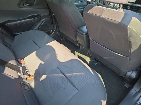Used 2024 Toyota Prius LE FWD image 11