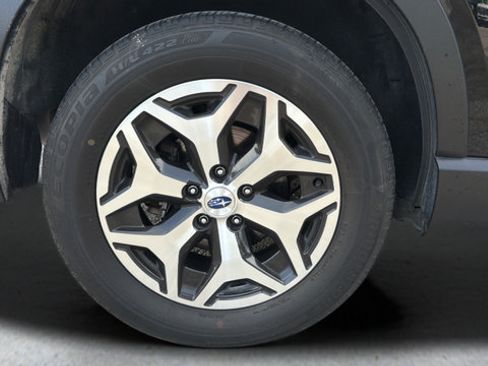 Used 2022 Subaru Forester Premium AWD/4WD image 26