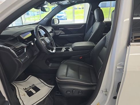 Used 2024 GMC Acadia Denali w/ Super Cruise Package image 14