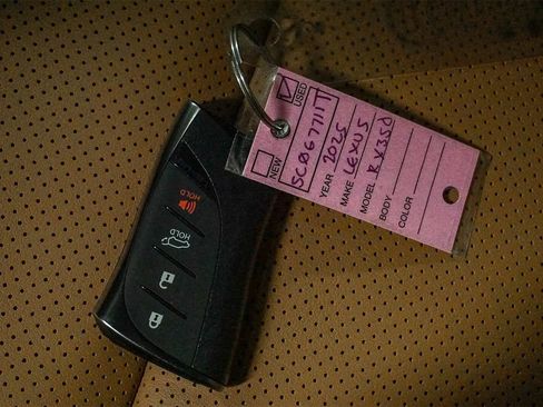 Used 2025 Lexus RX 350 FWD w/ Technology Package image 29