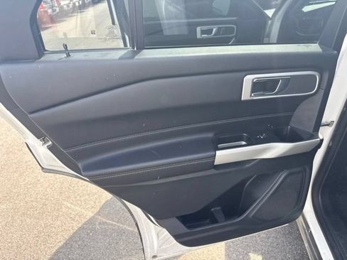 Used 2021 Ford Explorer XLT w/ Equipment Group 202A AWD/4WD image 23