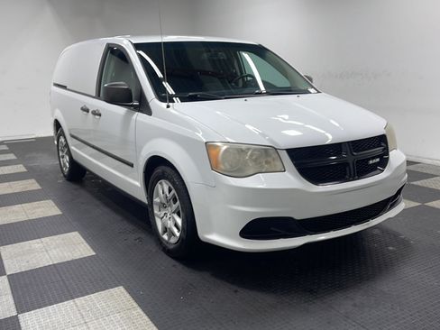 Used 2014 RAM C/V Tradesman w/ UConnect Hands-Free Group FWD image 22