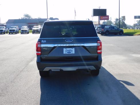 Used 2021 Ford Expedition XLT image 6