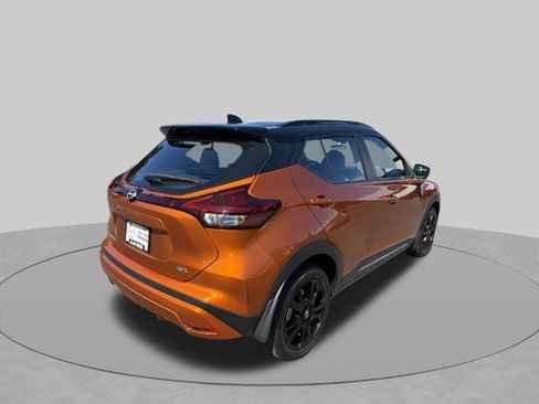 Used 2024 Nissan Kicks SR w/ SR Premium Package FWD image 3