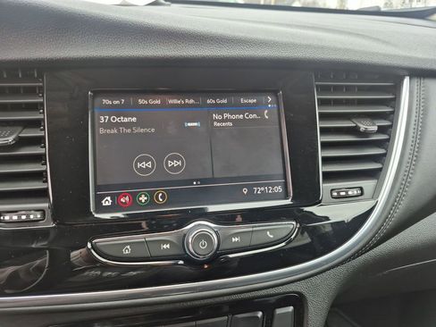 Used 2022 Buick Encore Preferred w/ Safety Package image 17