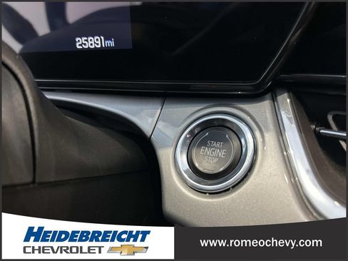 Used 2024 Chevrolet Trax LT w/ Driver Confidence Package FWD image 28