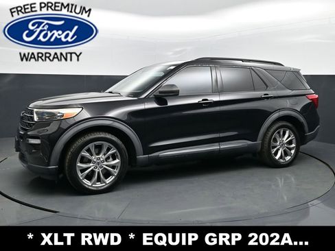 Used 2020 Ford Explorer XLT w/ Equipment Group 202A image 2
