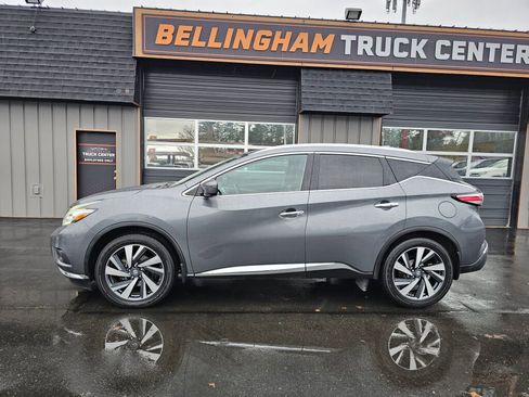Used 2017 Nissan Murano Platinum image 2