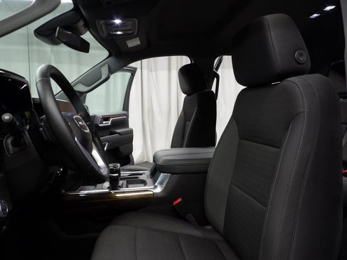 Used 2025 GMC Sierra 1500 Elevation image 10