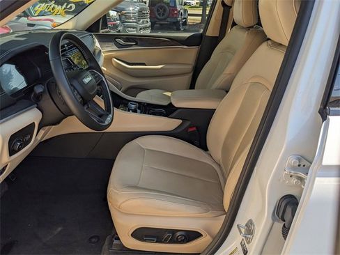 Certified 2022 Jeep Grand Cherokee Limited image 6