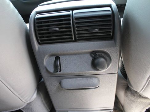 Used 2004 Ford Explorer Sport XLT AWD/4WD image 18
