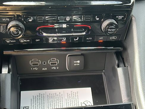 New 2025 Jeep Grand Cherokee L Altitude image 31