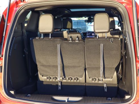 New 2026 Chrysler Pacifica Limited w/ S Appearance Package image 18