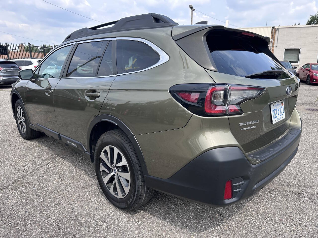 Used 2021 Subaru Outback Premium AWD/4WD image 5