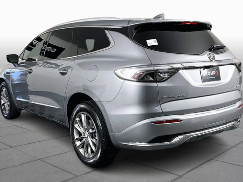 Used 2023 Buick Enclave Avenir image 12