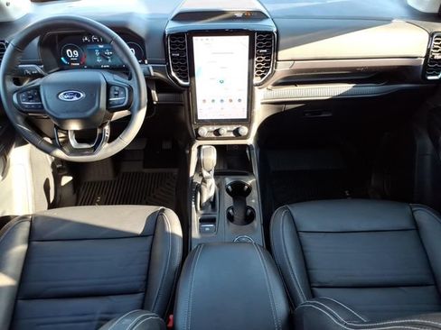 Used 2025 Ford Ranger Lariat w/ FX4 Off-Road Package AWD/4WD image 9