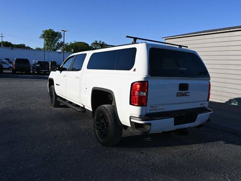 Used 2018 GMC Sierra 2500 SLT w/ All Terrain HD Package AWD/4WD image 9