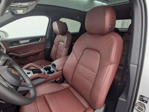 New 2026 Porsche Cayenne S image 5
