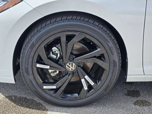 New 2026 Volkswagen Jetta SE FWD image 11