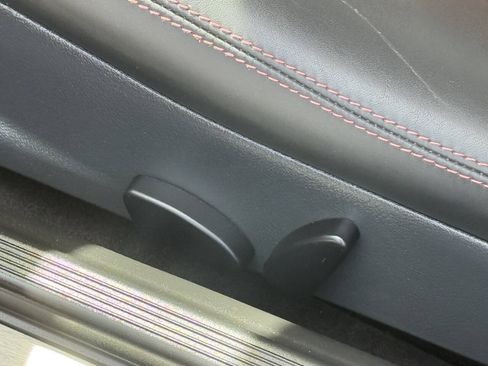Used 2008 Chrysler Crossfire Limited RWD image 8