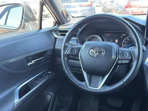 Used 2022 Toyota Venza XLE AWD/4WD image 23