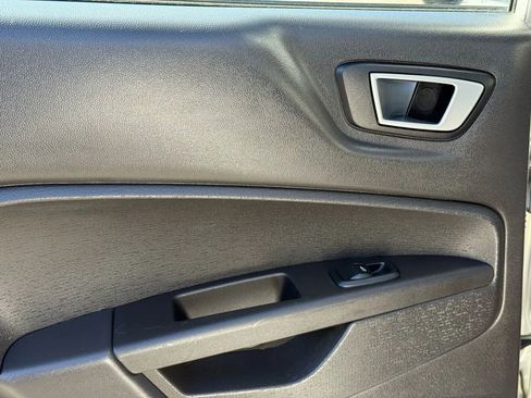 Used 2015 Ford Fiesta SE image 41