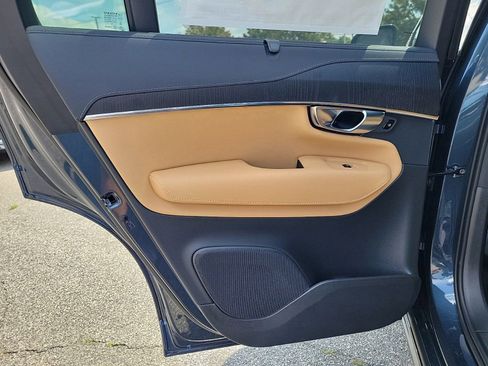 New 2024 Volvo XC90 T8 Ultimate w/ Protection Package Premier image 21