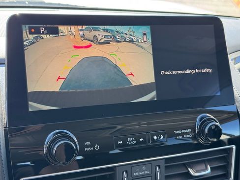 Used 2024 Nissan Armada SV image 32